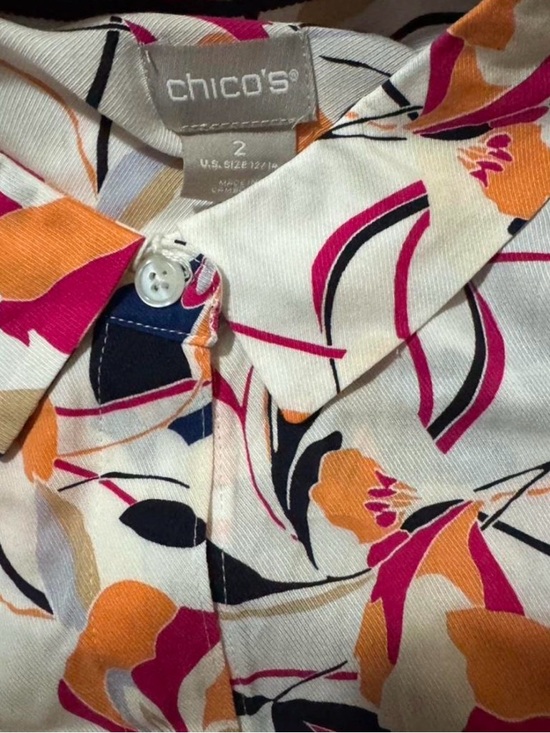 Chico’s Women’s Floral BottomDown Top Size 2 CreamMulticolor Lightweight Blouse - Picture 6 of 10
